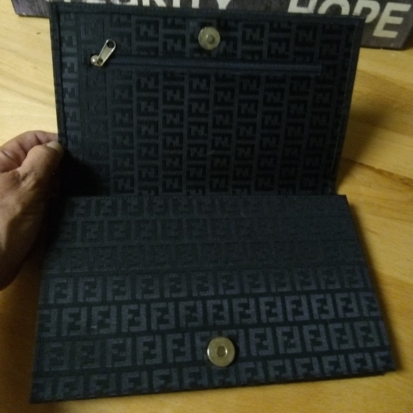 Women's Vintage Black Clutch Purse with Matching Billfold Wallet - Picture 4 of 11